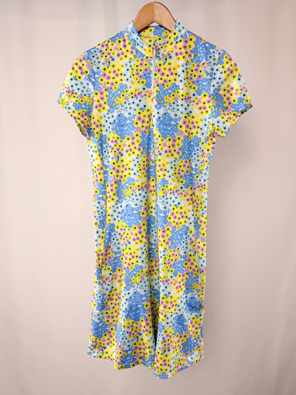 Tail Short Sleeve Floral Pullover Athletic Dress in Multi Size XS